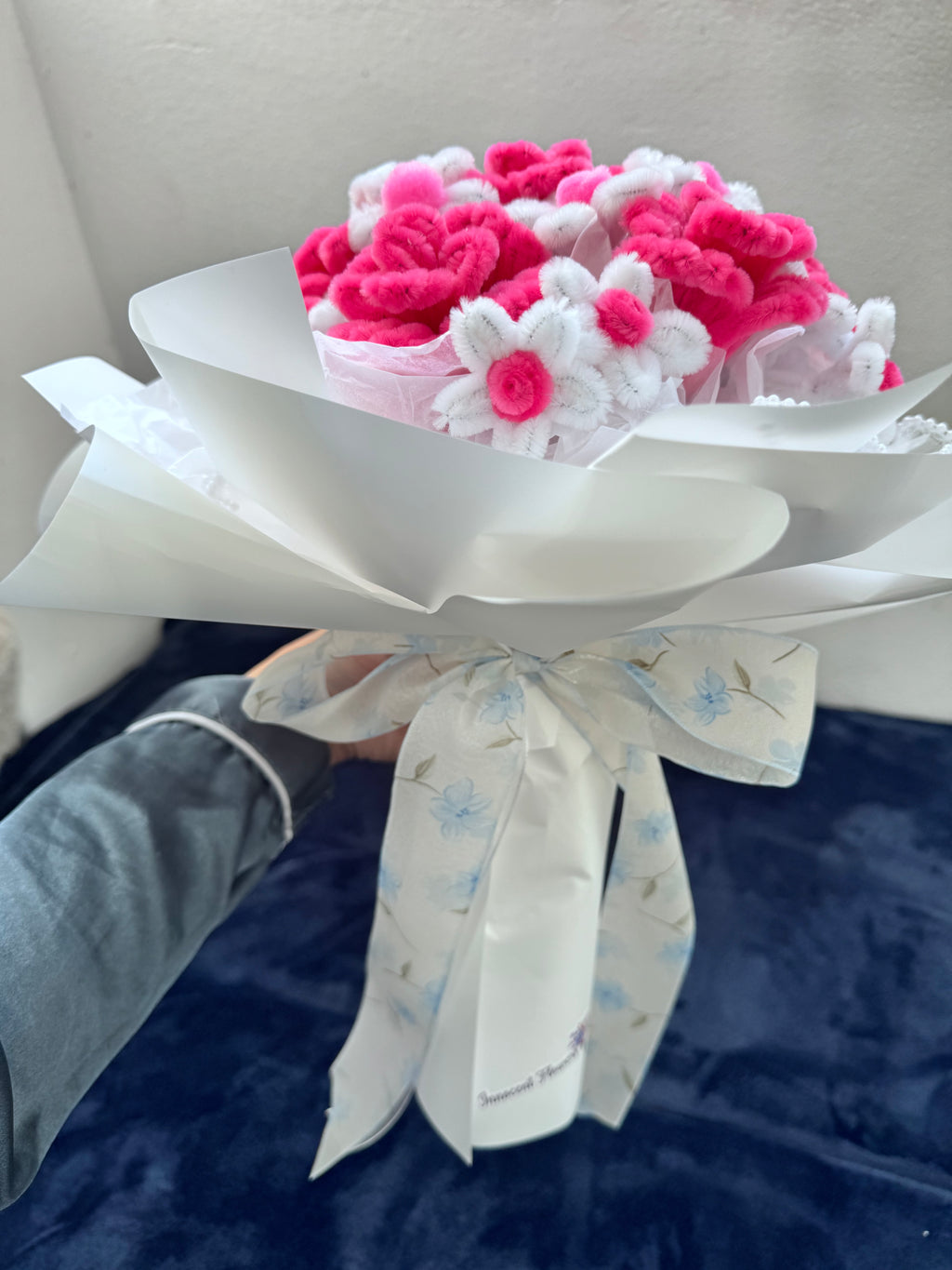 🌸 Adorable Pink Pipe Cleaner Bouquet
Handmade with love